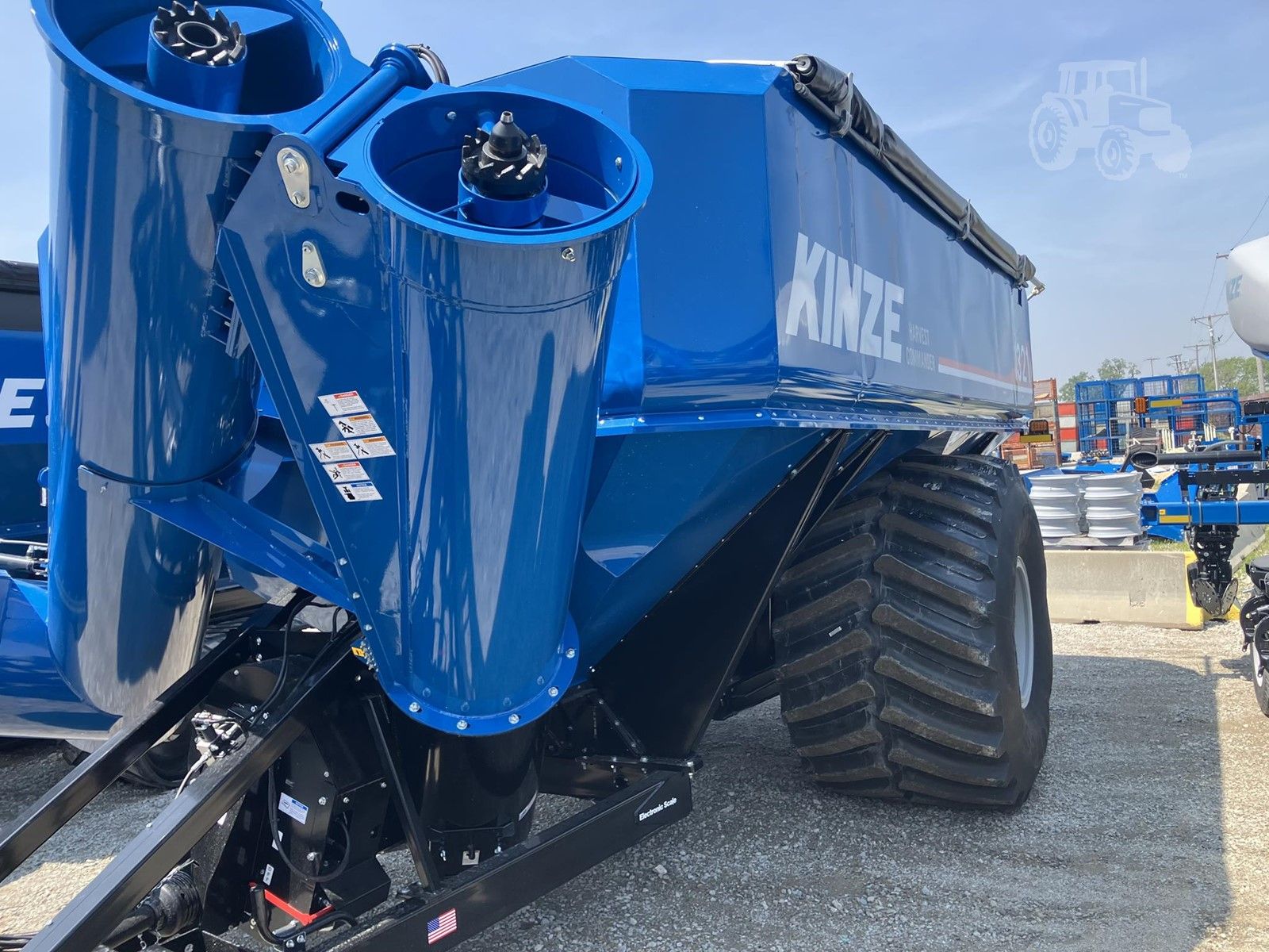 2025 Kinze 1321, photo 2 of 8