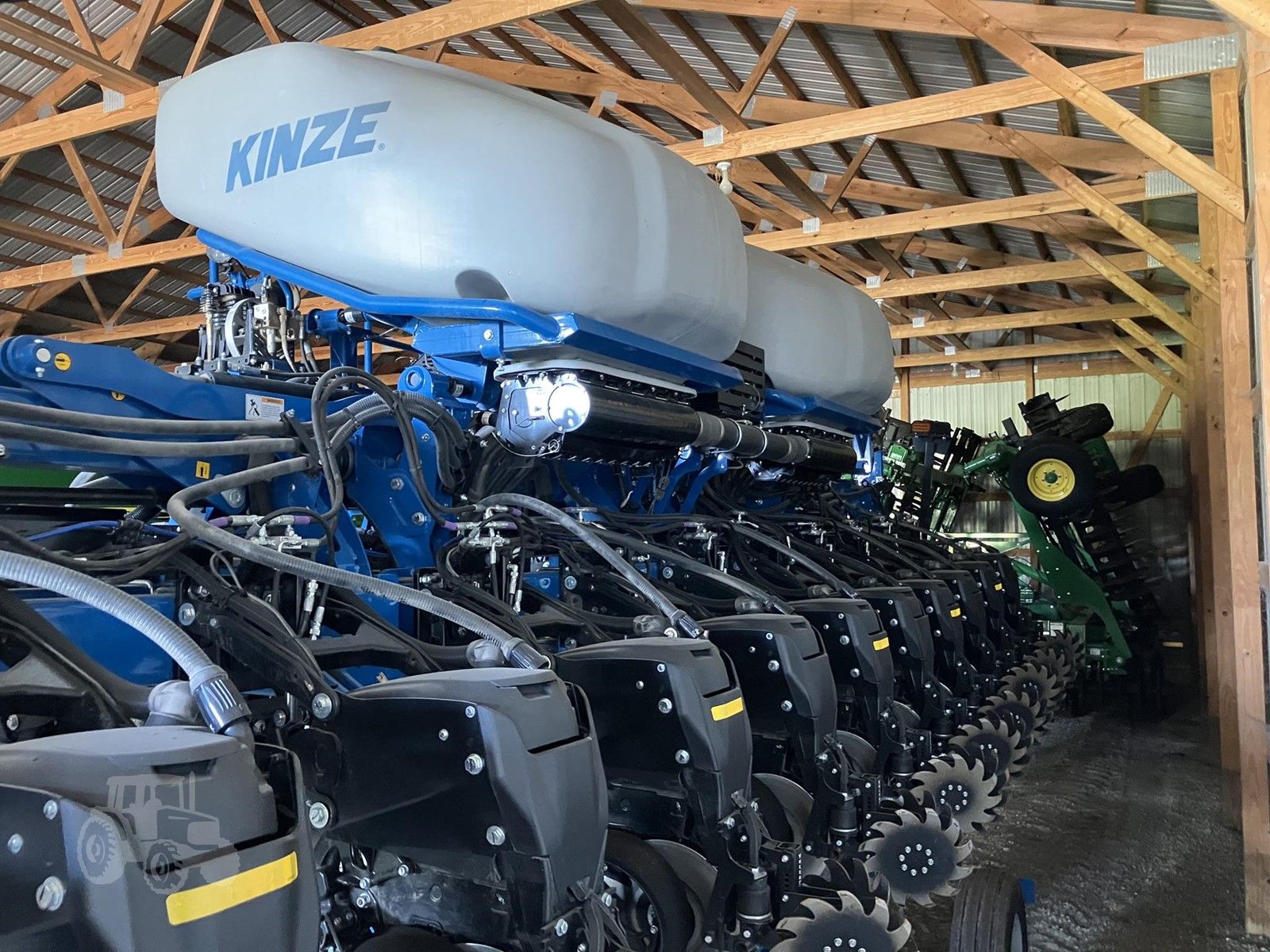 2025 Kinze 5670, photo 3 of 18