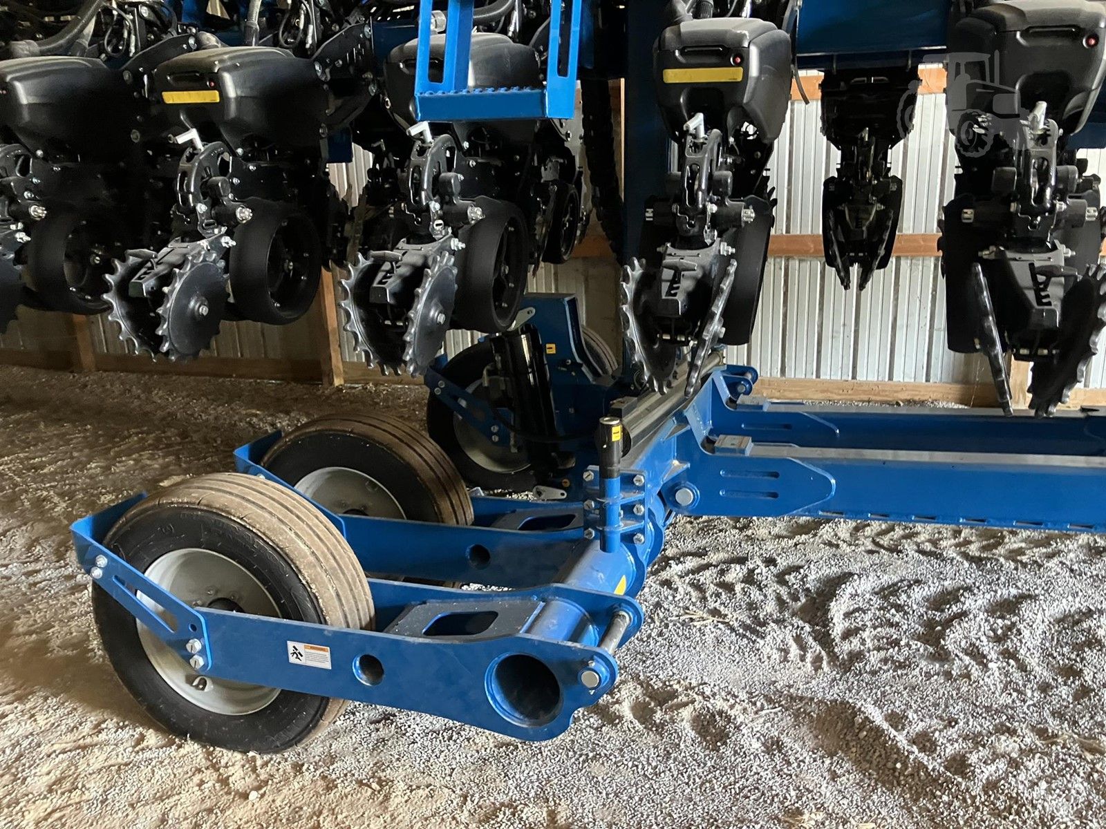 2025 Kinze 5670, photo 12 of 18