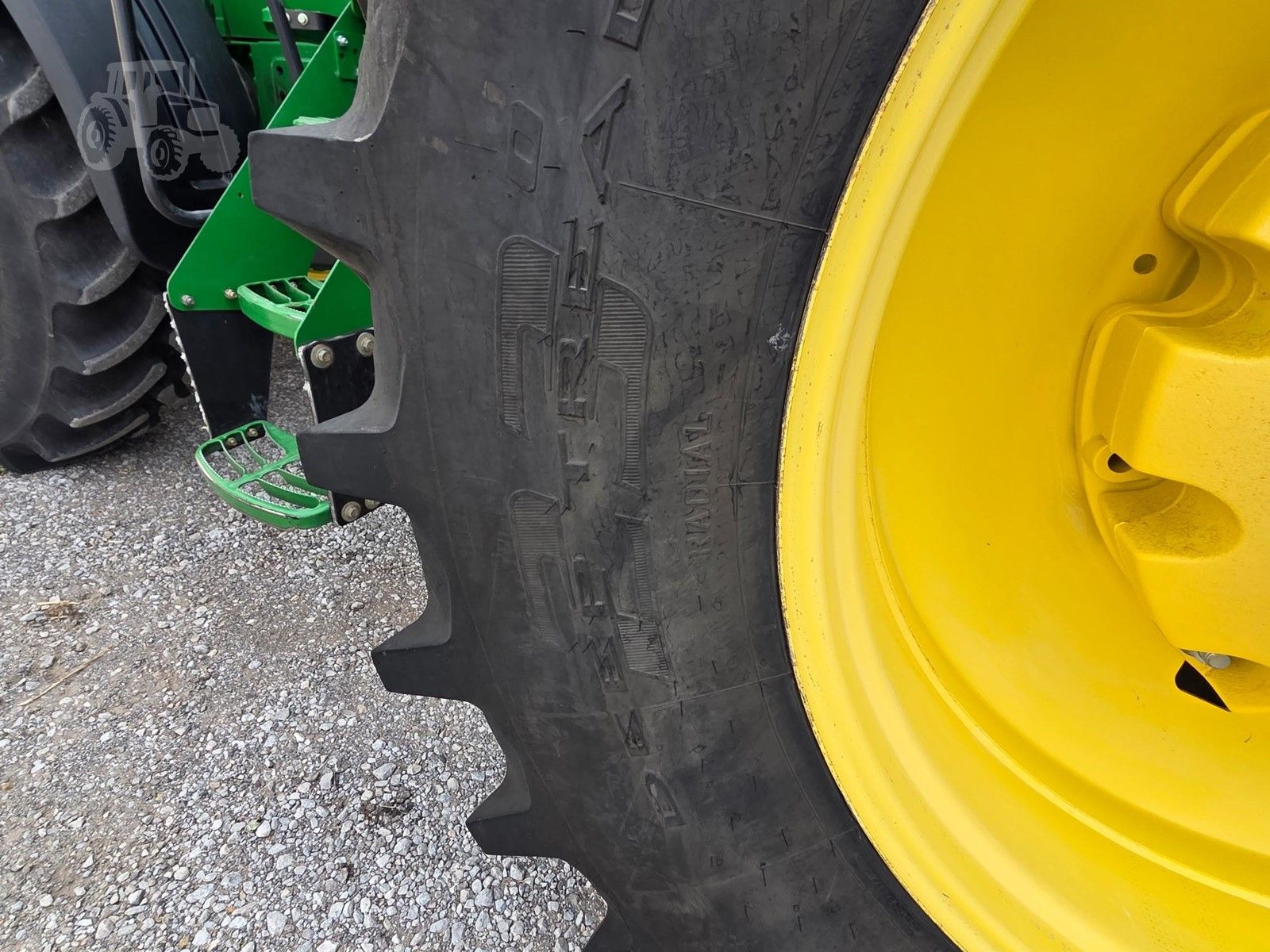 2012 John Deere 8285R, photo 4 of 10