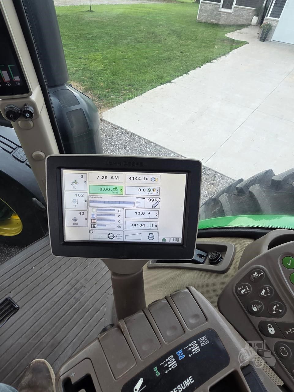 2012 John Deere 8285R, photo 8 of 10