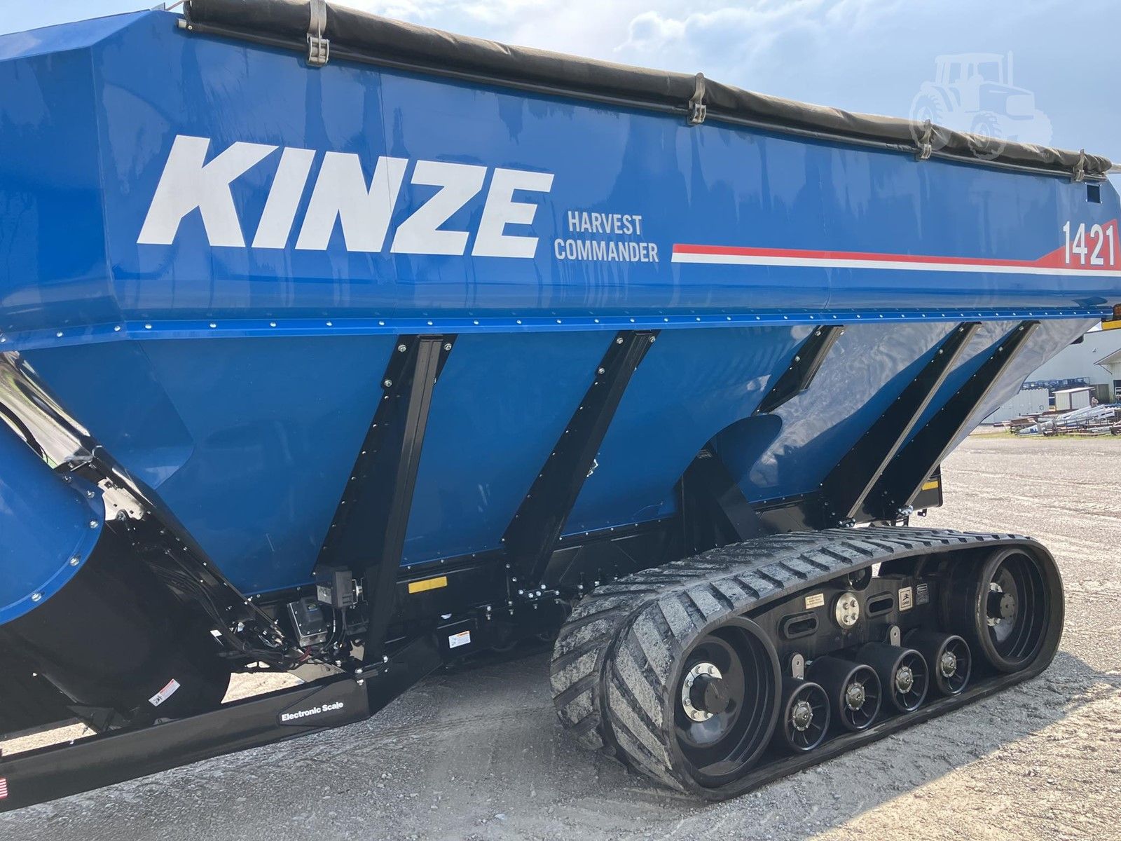 2025 Kinze 1421, photo 2 of 11