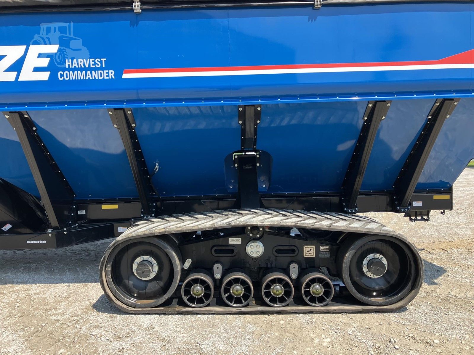 2025 Kinze 1421, photo 3 of 11