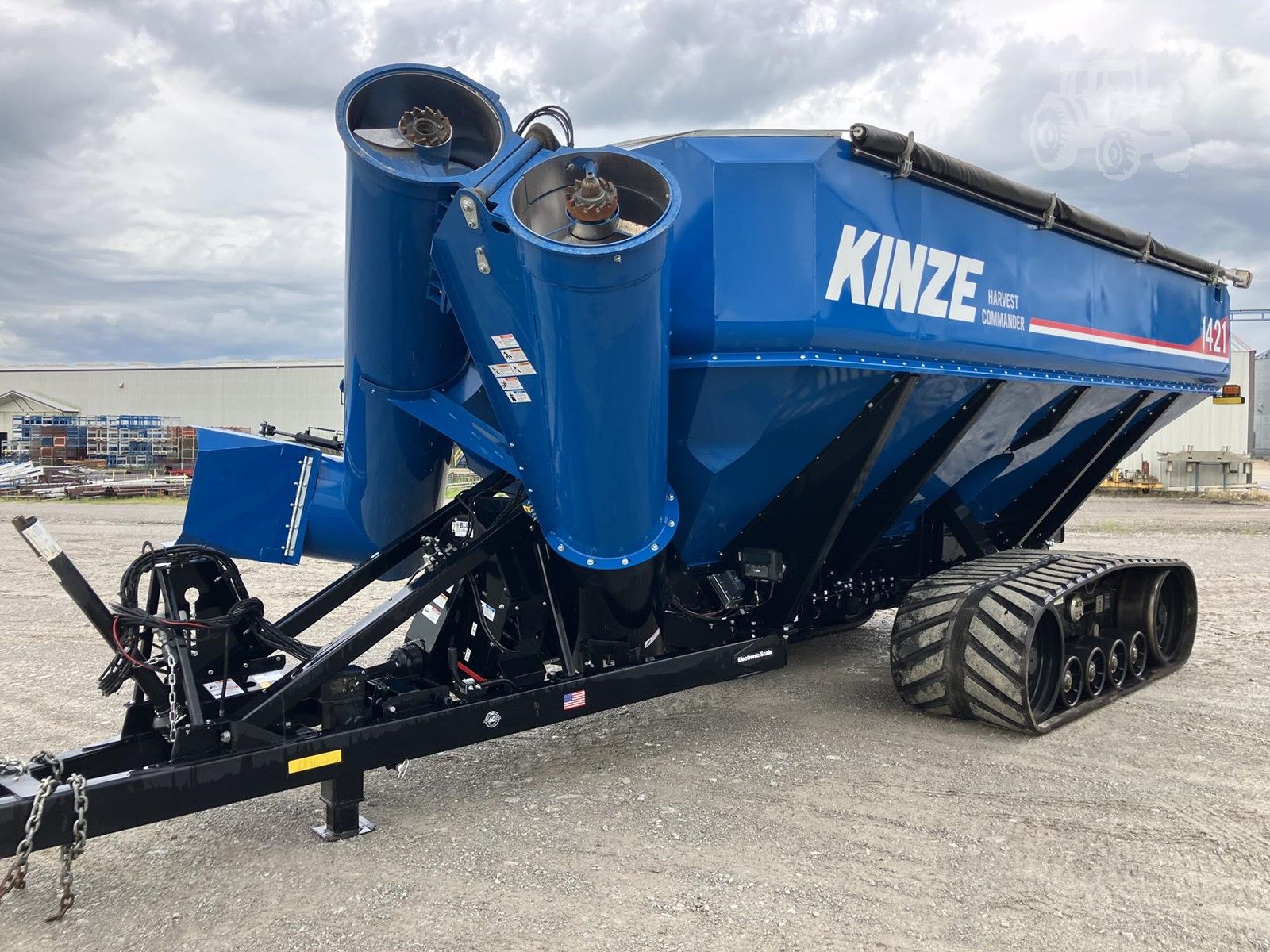 2025 Kinze 1421