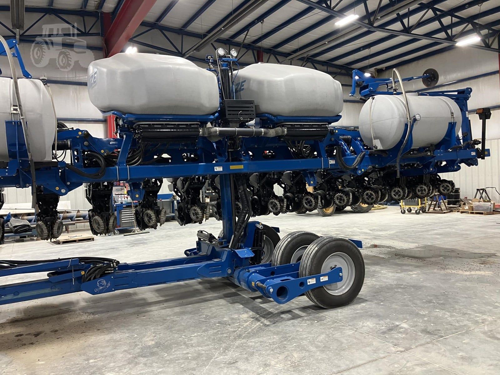 2024 Kinze 5670, photo 2 of 30