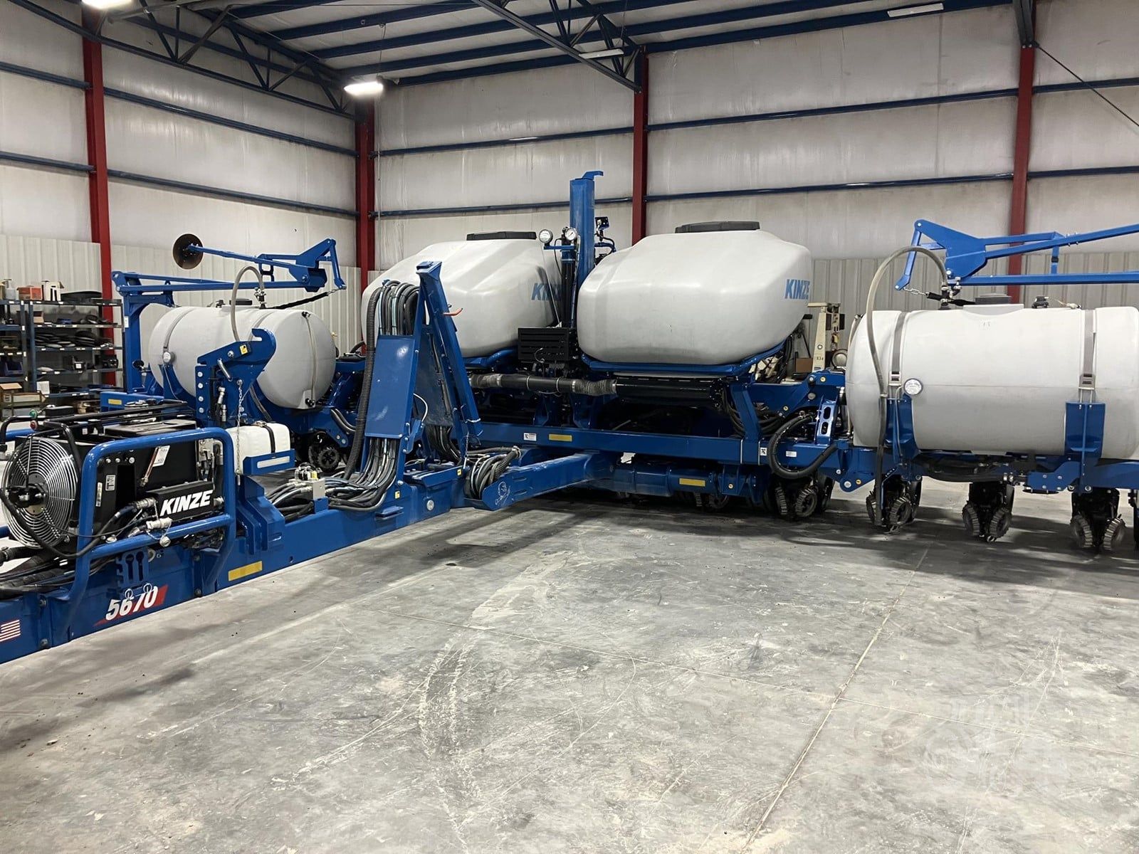 2024 Kinze 5670, photo 3 of 30