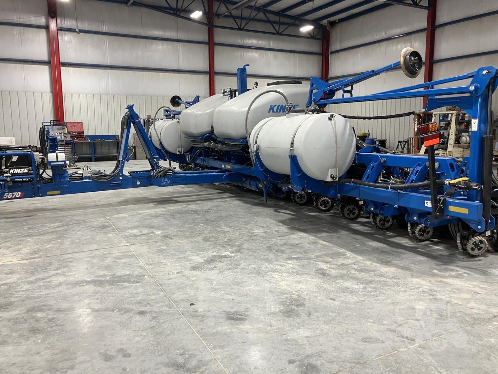 2024 Kinze 5670, photo 4 of 30
