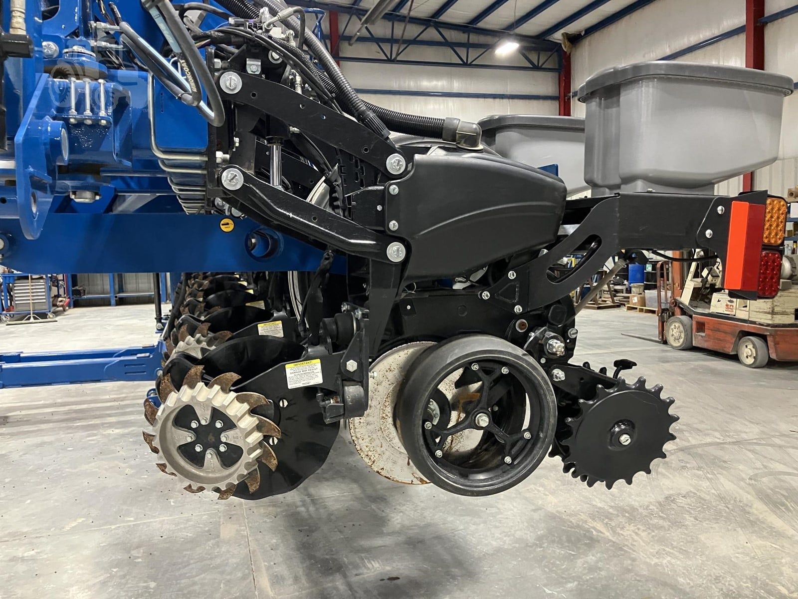 2024 Kinze 5670, photo 13 of 30